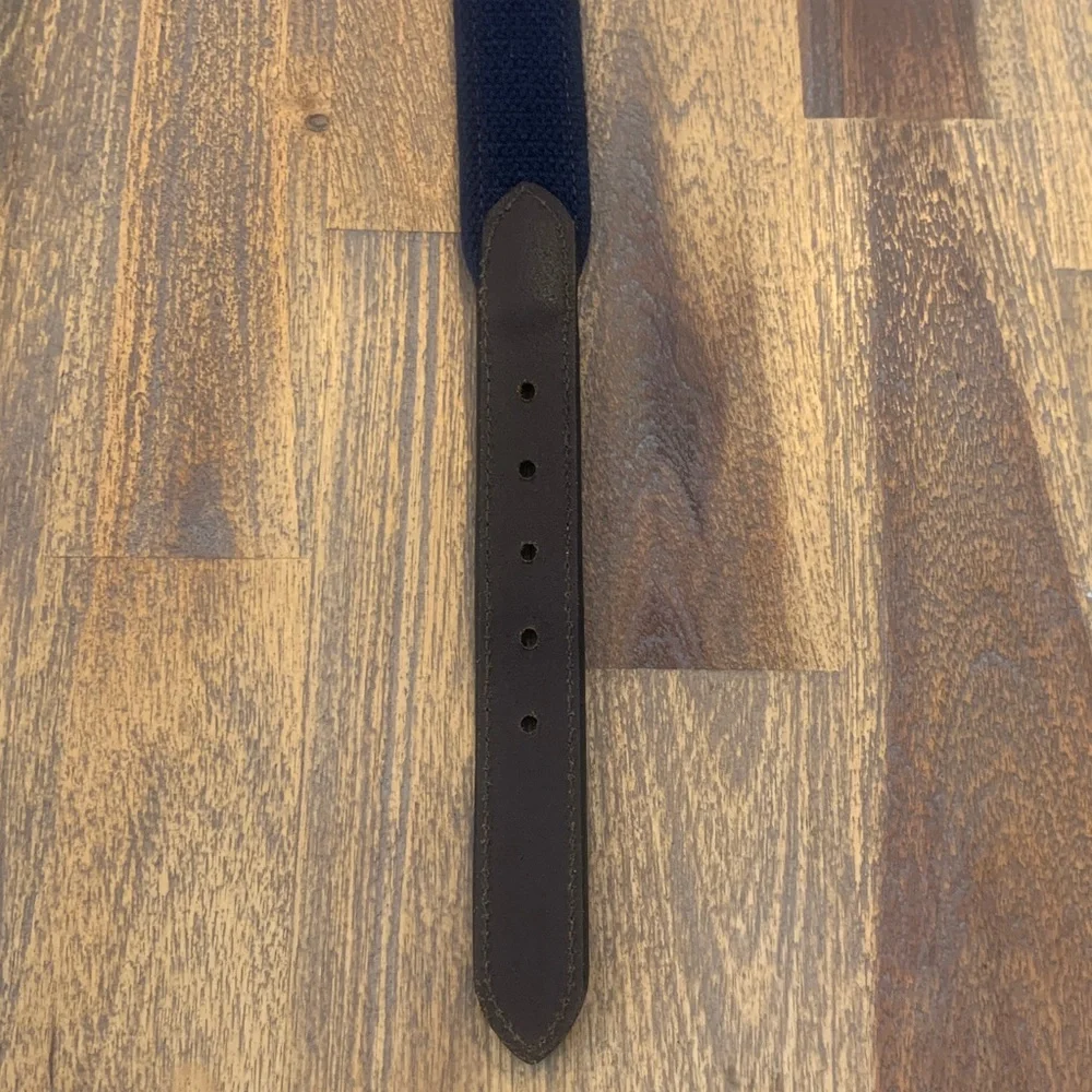 Vineyard Vines belt. Size 30.